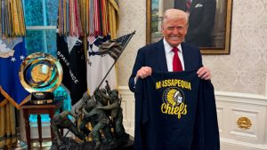 Trump critica democratas por shutdown e diz que estão destruindo a economia