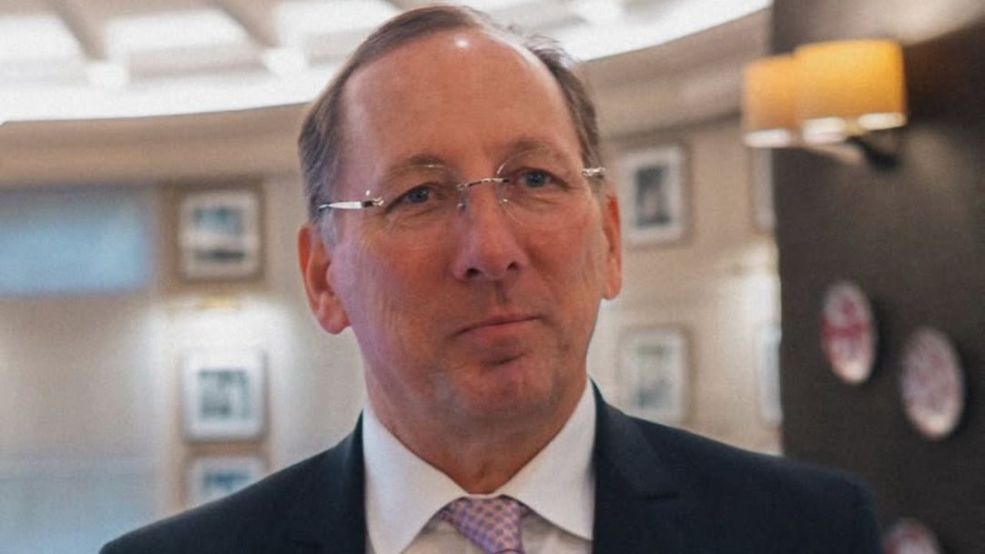 Textor aciona cúpula da Eagle e alerta para impacto no Botafogo