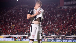 Corinthians perde Charles em meio à maratona que define a temporada